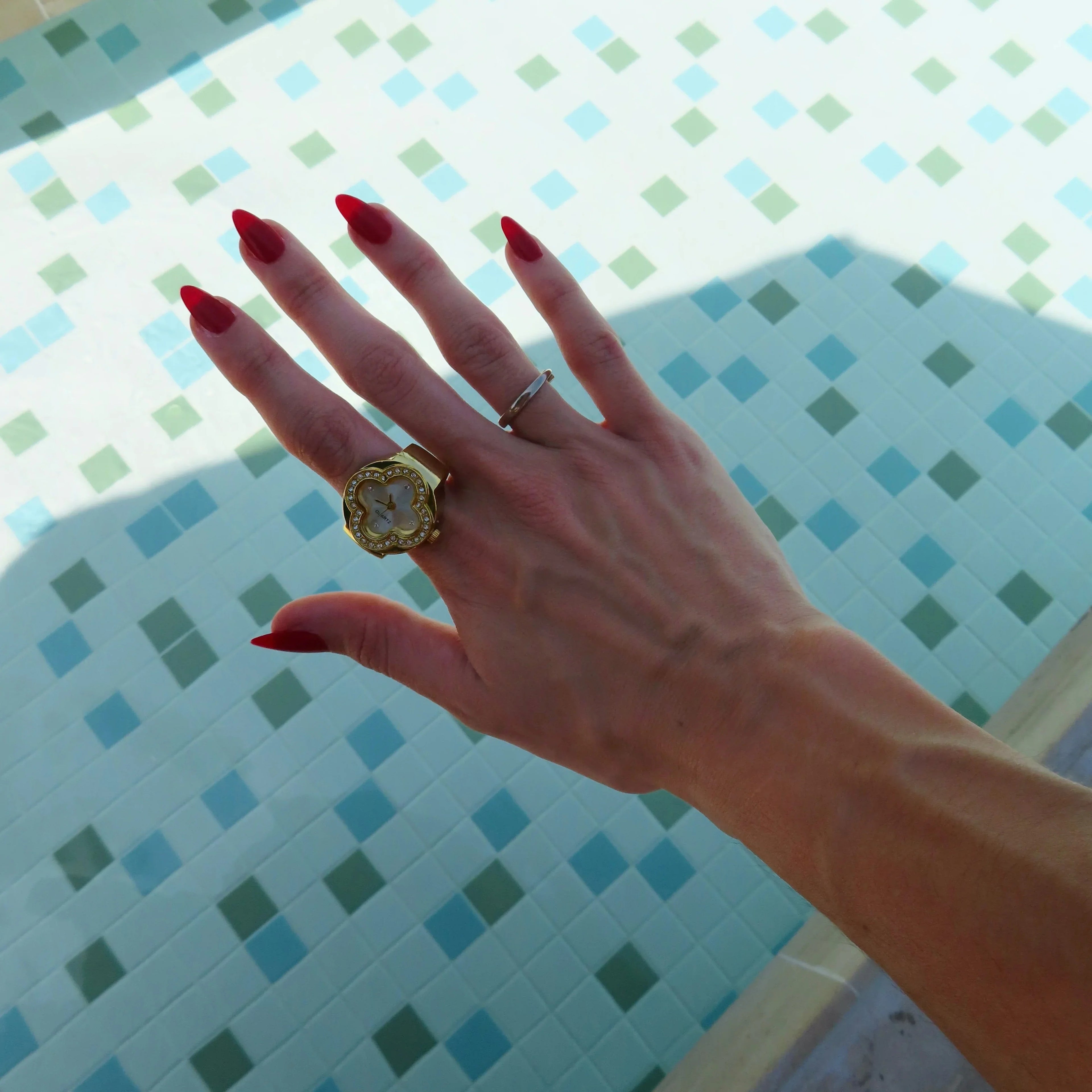 CLOVER | ALTIN BEYAZ